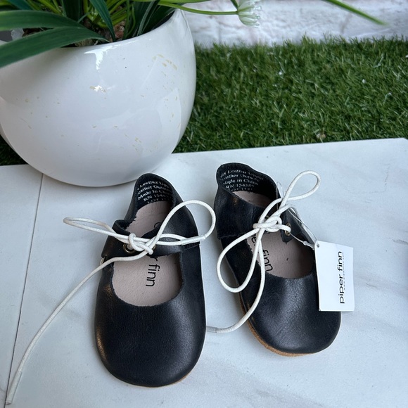 PIPER FINN Black - Lace-Up Mary Jane -
Soft Sole size 3 new with tags - Picture 7 of 8